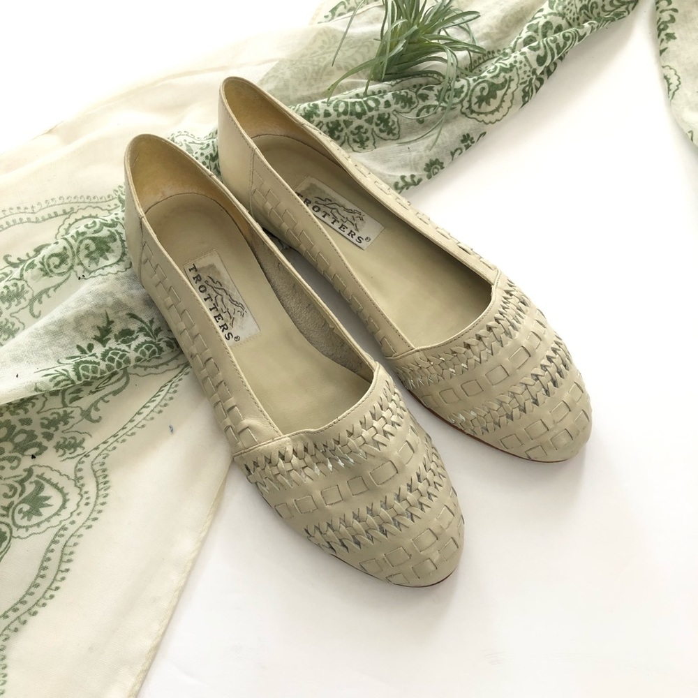 Vtg Trotters Woven Leather Slip on Flats White 7 1/2 W